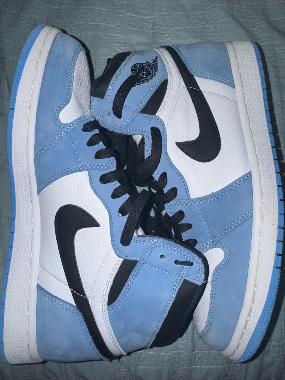 Jordan Air 1 High Top - White / Light Blue / Black